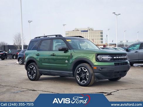 Used 2023 Ford Bronco Sport Outer Banks w/ Tech Package image 2