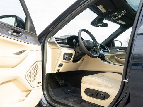 Used 2022 Jeep Grand Cherokee Limited 4xe w/ Luxury Tech Group II image 14