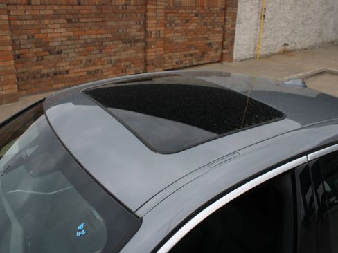 Used 2025 BMW 330i Sedan image 4