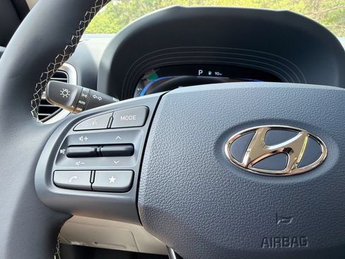 New 2026 Hyundai Venue SEL FWD image 27