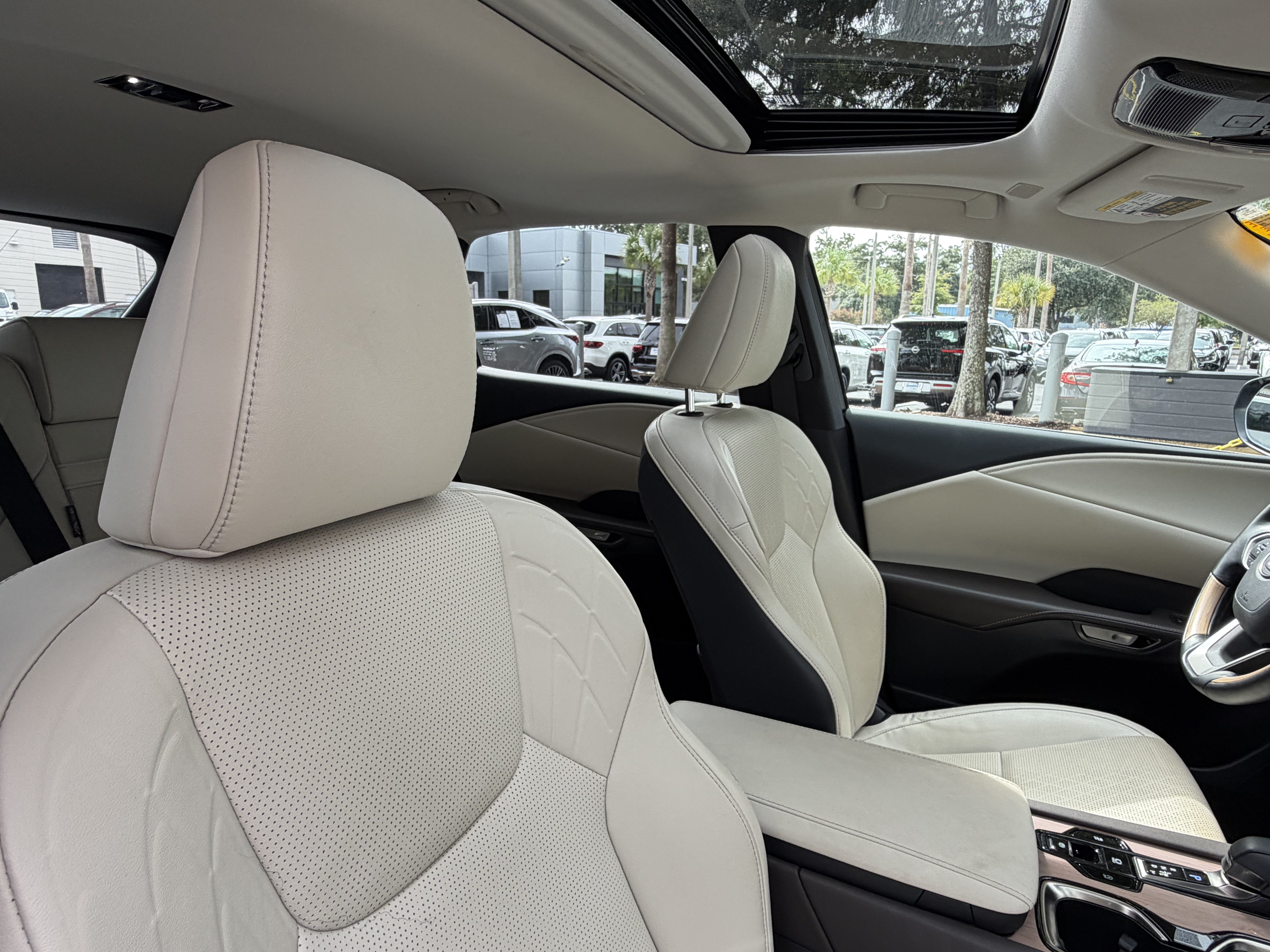 Certified 2025 Lexus RX 350 Premium Plus w/ Accessory Package (Z1) FWD image 41