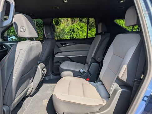 Used 2024 Chevrolet Traverse LT FWD image 22