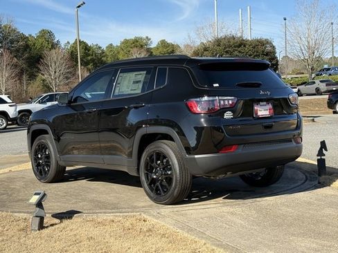 New 2026 Jeep Compass Latitude image 5