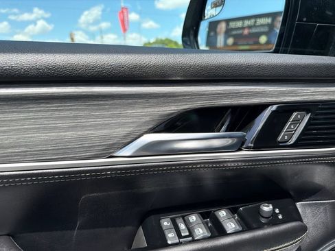 Used 2023 Jeep Wagoneer L Series II AWD/4WD image 13