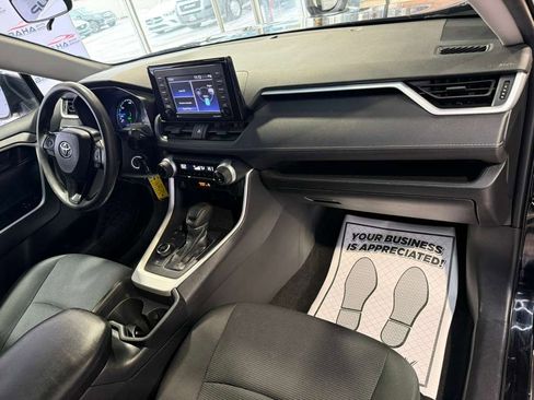 Used 2021 Toyota RAV4 LE image 44