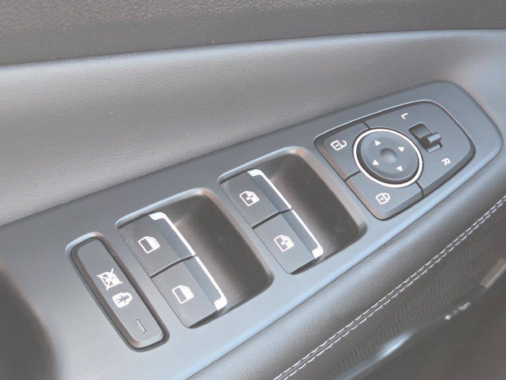 Used 2020 Hyundai Santa Fe Limited AWD/4WD image 11