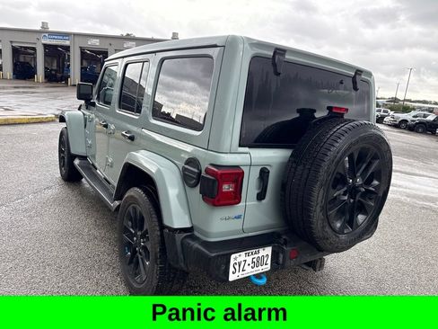 Used 2023 Jeep Wrangler Unlimited Sahara w/ Cold Weather Group AWD/4WD image 15