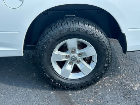 Used 2017 RAM 1500 Express RWD image 35