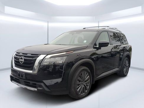 Used 2025 Nissan Pathfinder SL w/ SL Premium Package FWD image 7
