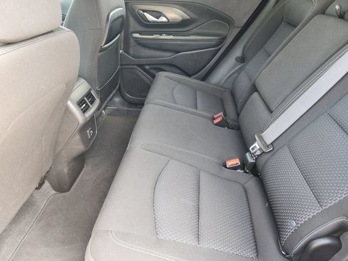 Used 2024 GMC Terrain SLE w/ Driver Convenience Package FWD image 30
