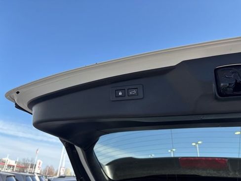 Used 2022 Subaru Outback Premium image 29