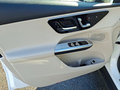 New 2026 Mercedes-Benz GLC 300 4MATIC image 7