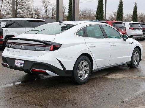 New 2026 Hyundai Sonata SE FWD image 3