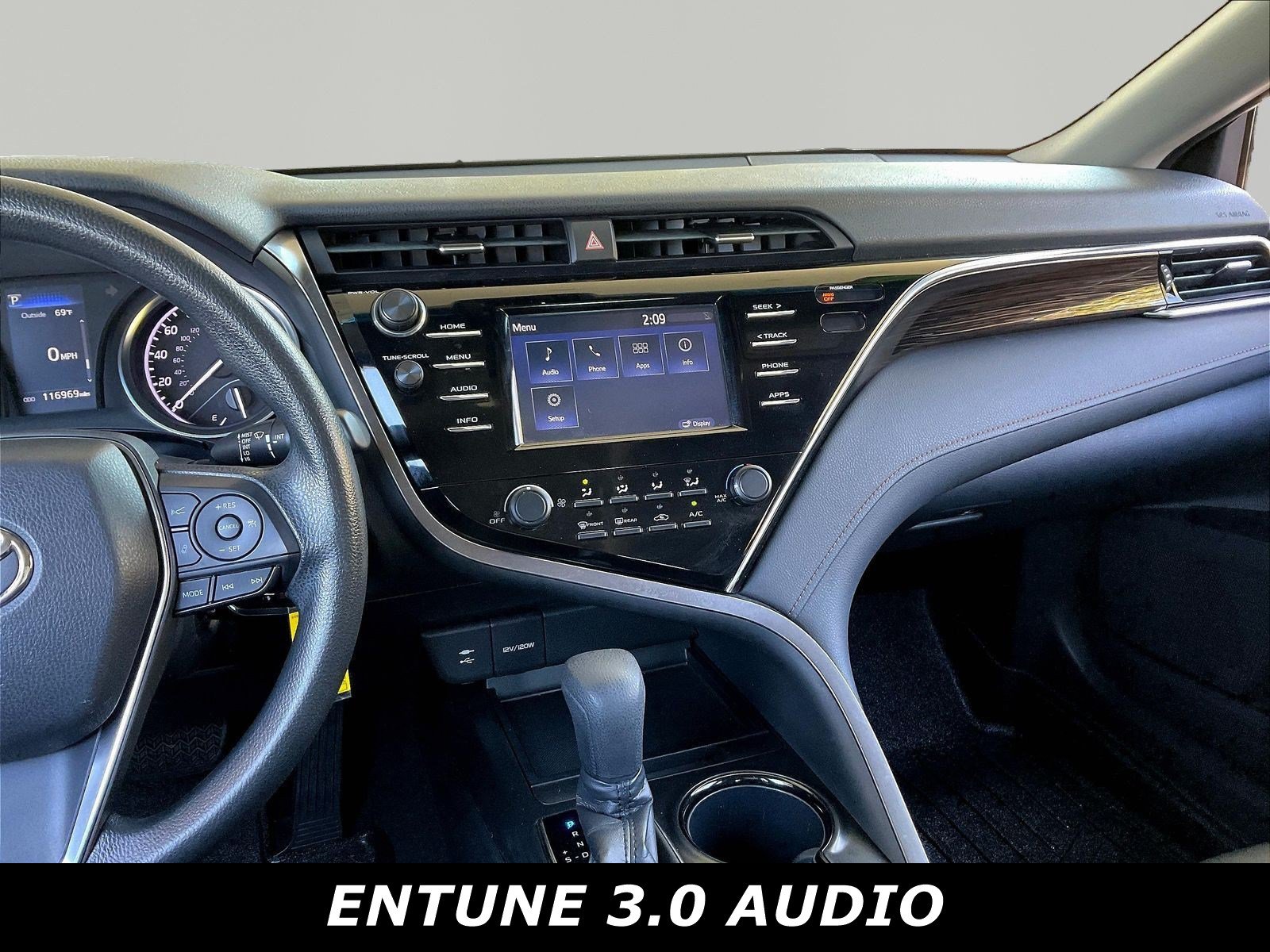 Used 2018 Toyota Camry LE FWD image 9