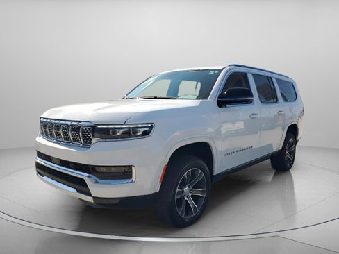 Used 2023 Jeep Grand Wagoneer L 4WD image 2