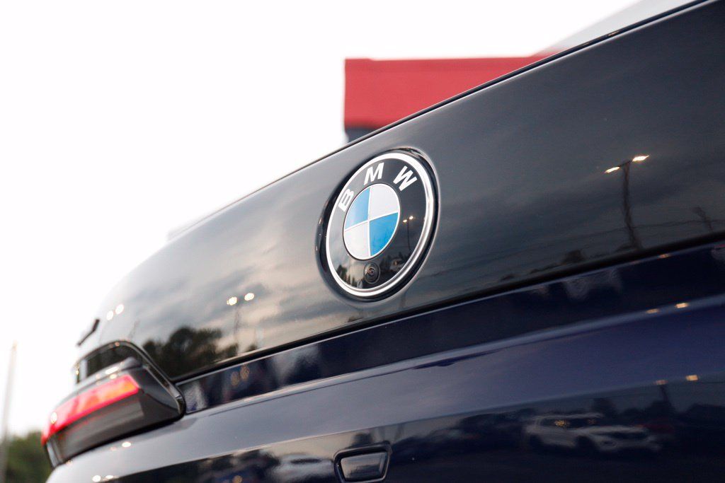 Used 2023 BMW 760i xDrive AWD/4WD image 12
