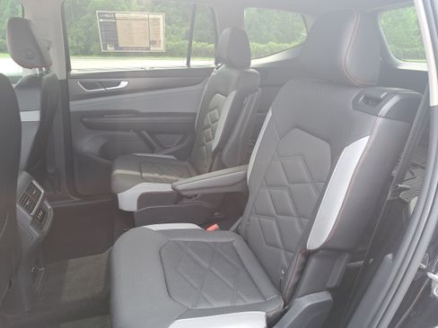 Used 2024 Volkswagen Atlas Peak Edition SEL AWD/4WD image 14