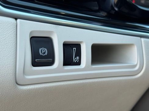 Certified 2024 Cadillac XT6 Premium Luxury image 22