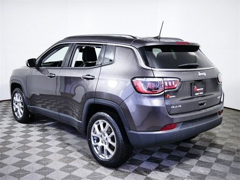 Used 2022 Jeep Compass Latitude image 7