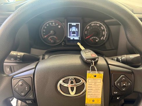 Used 2023 Toyota Tacoma SR AWD/4WD image 33