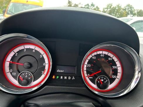 Used 2019 Dodge Grand Caravan SE w/ UConnect Hands-Free Group image 23