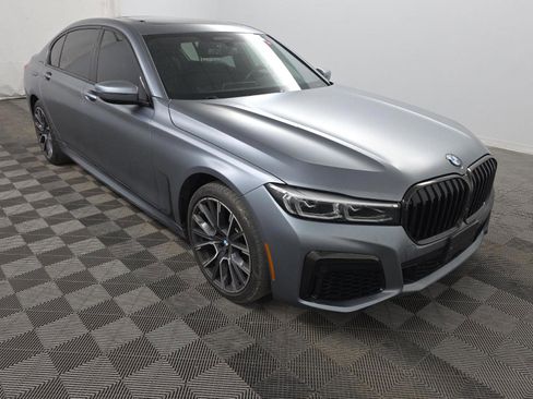 Used 2022 BMW 750i xDrive w/ M Sport Package image 2