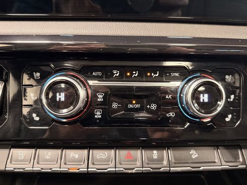 Used 2024 GMC Sierra 2500 AT4 w/ AT4 Premium Plus Package image 52