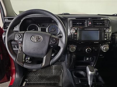 Used 2019 Toyota 4Runner TRD Off-Road AWD/4WD image 10