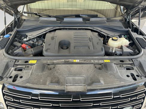 Used 2025 Land Rover Range Rover Long Wheelbase SE AWD/4WD image 19