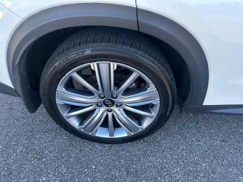 Used 2022 INFINITI QX50 Sensory image 5