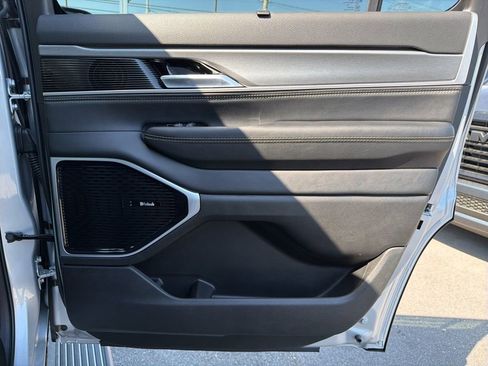 New 2026 Jeep Grand Wagoneer Limited AWD/4WD image 19