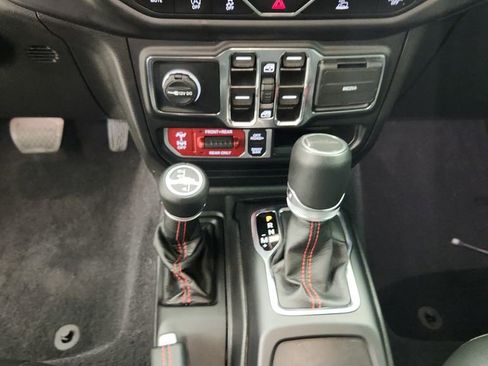 Used 2022 Jeep Gladiator Rubicon w/ LED Lighting Group image 38