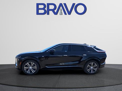 New 2024 Cadillac Lyriq Luxury RWD image 8