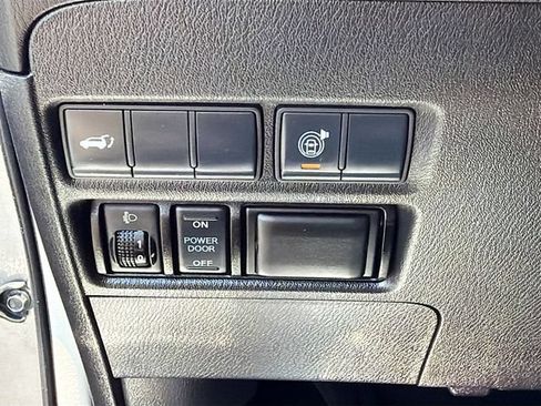 Used 2018 Nissan Armada SL w/ Premium Package AWD/4WD image 10