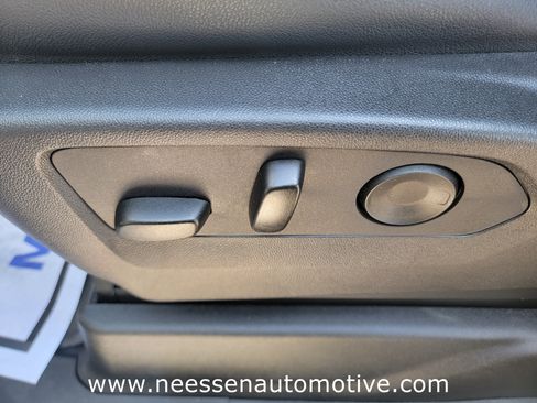 Used 2025 Chevrolet Tahoe Z71 image 16