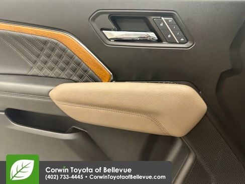 Used 2024 GMC Canyon Denali image 36