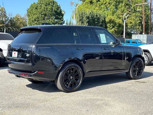 Used 2023 Land Rover Range Rover First Edition image 4