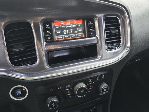 Used 2014 Dodge Charger SE image 16