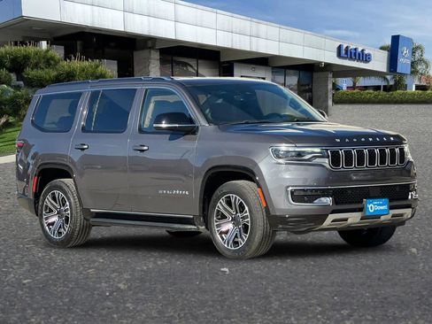 Used 2024 Jeep Wagoneer Series II w/ Flexible Seating Group image 9