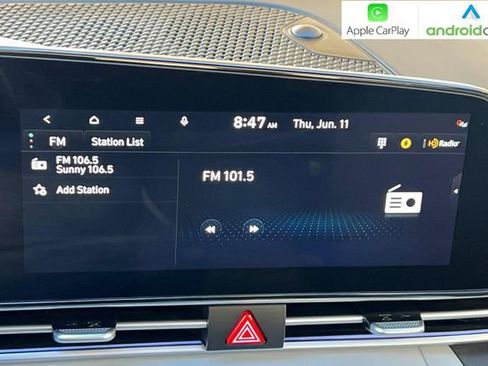 Certified 2025 Hyundai Elantra Limited FWD image 22