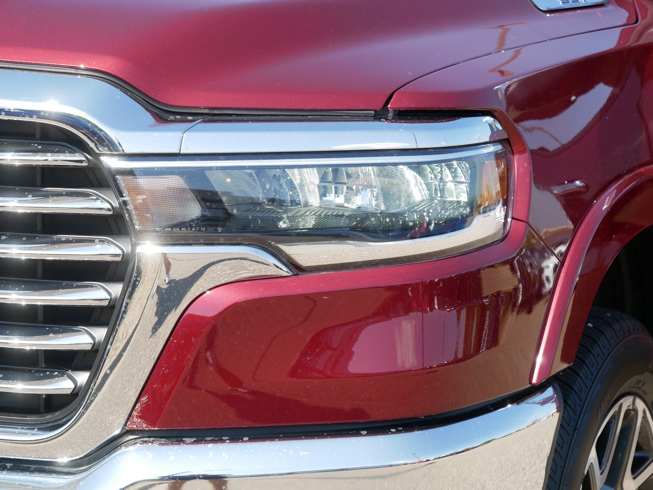 Used 2025 RAM 1500 Laramie w/ Advanced Safety Group II AWD/4WD image 16
