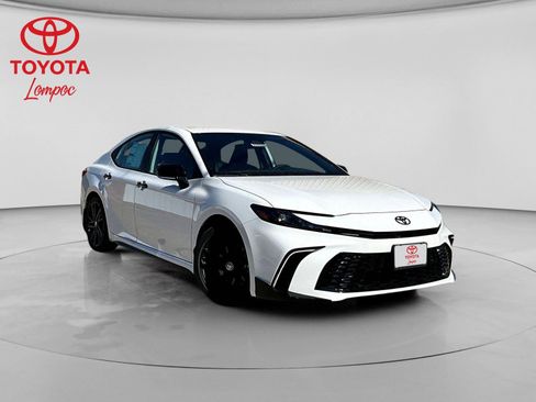 New 2026 Toyota Camry Hybrid FWD image 1