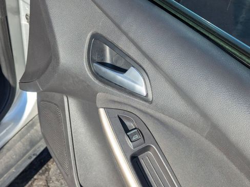 Used 2012 Ford Focus SEL image 32