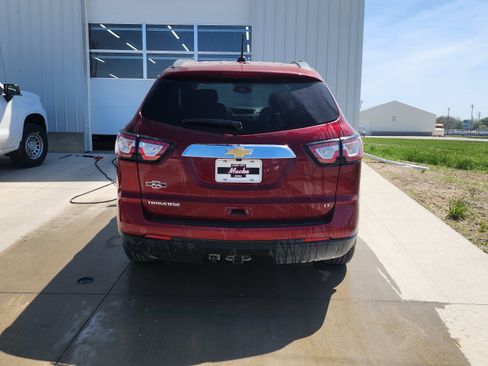 Used 2017 Chevrolet Traverse LT FWD image 4
