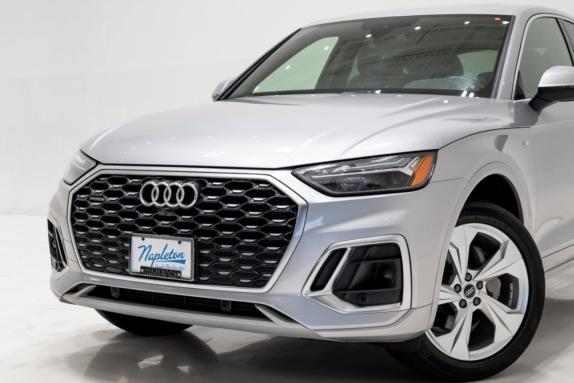 Used 2023 Audi Q5 2.0T Premium Plus w/ Premium Plus Package AWD/4WD image 4