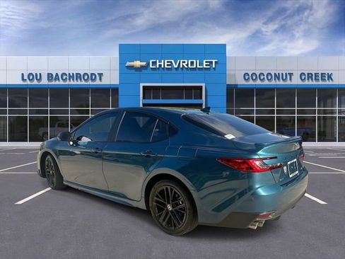 Used 2025 Toyota Camry SE FWD image 6