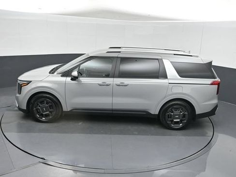 Used 2025 Kia Carnival EX FWD image 46