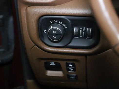 Used 2019 RAM 1500 Laramie image 32