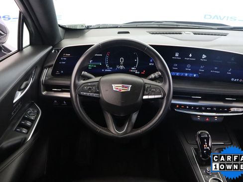 Used 2025 Cadillac XT4 Premium Luxury image 17