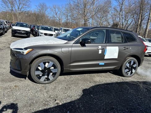 New 2025 Volvo XC60 T8 Plus w/ Protection Package Premier image 5